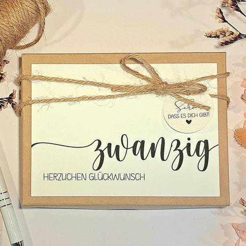 Geldgeschenk 20. Geburtstag – Personalisierte Geschenkbox mit Glückwunschkarte & Leinensäckchen