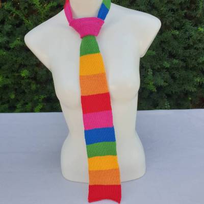 Bunte Krawatte gestrickt – Regenbogen Schlips handgemacht, farbenfroher Binder