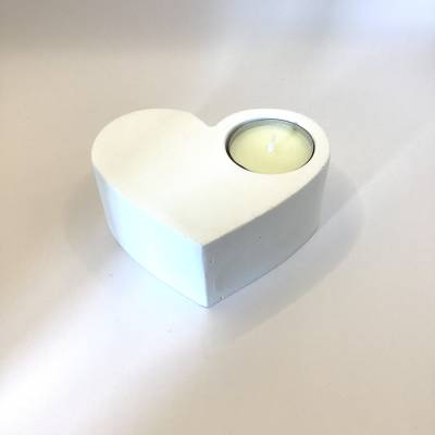 Herzform mit Ausbuchtung für Kerze,  aus Raisin,