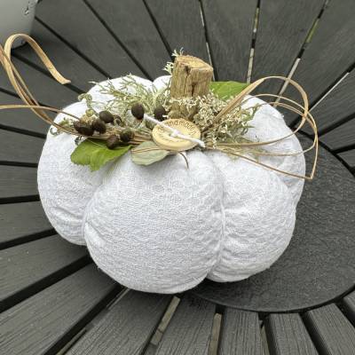 XL Deko Kürbis aus antikem Leinen – Handgemachte Herbstdeko mit Naturakzenten