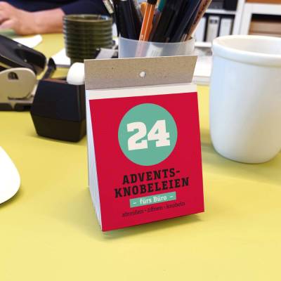 Adventskalender fürs Büro – 24 Aufgaben für Kollegen & Teamspaß