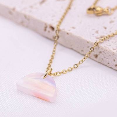Kette Halbkreis rosa weiß Schimmer aus Acryl 18k vergoldet - Halskette Kreis allergikerfreundlich Geschenkidee Schmuck 