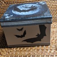 Geschenkschachtel mit Serviettenmotiv 