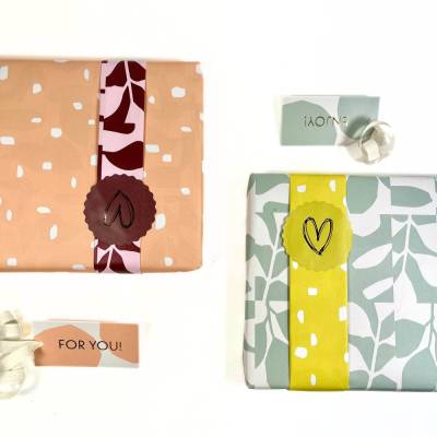 Geschenkverpackung Set SUMMER SIGNS Geschenkpapier Aufkleber Anhänger und Tüten in bunten Farben