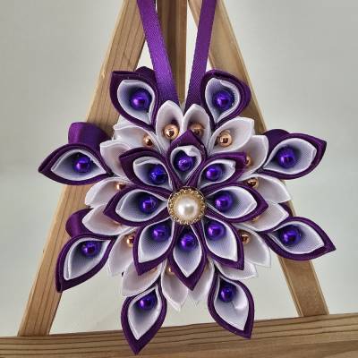 Handgefertigter Weihnachtsstern in Lila-Weiß, Durchmesser ca. 10-11 cm