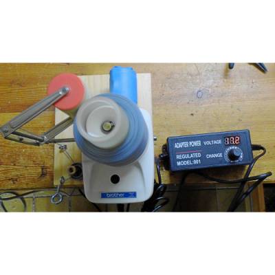 L1 Kreuzwickler mit Führungsrolle 24V geregeltes Netzteil