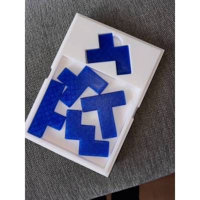 Five Fit Puzzle – Knobelspaß mit 5 Teilen im Tray Packing Design