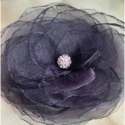 Lila Haarklammer Stoffblume 