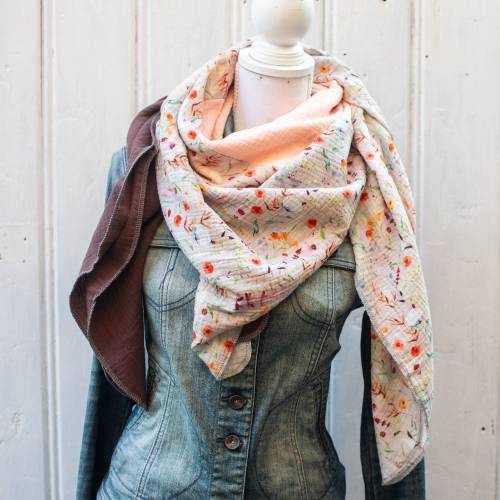 FAYE - XXL Musselin Wickeltuch / Wickelschal / Herbst Blumen / helles beige & apricot, braun / XXL Musselin Tuch