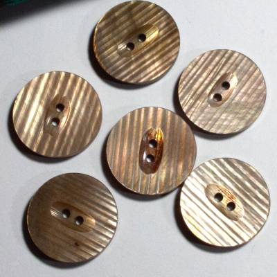 6 alte Vintage Perlmuttknöpfe 20mm braun oliv alte Knöpfe aus Perlmutt Muschel mit Muster
