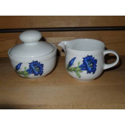 Zuckerdose und Milchkännchen mit Enzian-Dekor. Plankenhammer