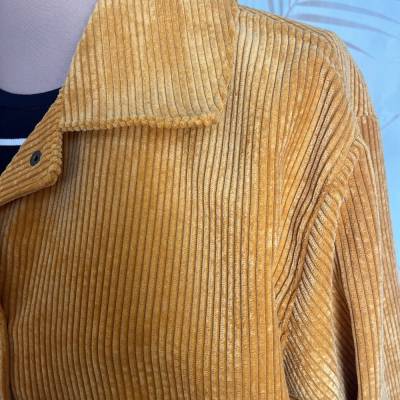 Hemdjacke aus weichem Cord in Maisgelb
