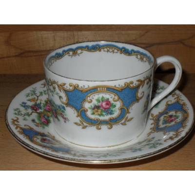 Wunderschön dekorierte Tasse mit Untere. Coalport.gemarkt