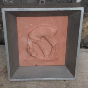 Reh Keramikrelief im Holzrahmen Bildhauerarbeit Heinrich Klare Wernigerode 40er 50er Jahre Bild 2