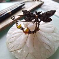 Schalnadel Libelle Chartreuse im Jugendstil, Brosche mit böhmischen Perlen in Oliv Gelbgrün N-7-AB-45 Bild 5