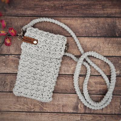 Gehäkelte Handytasche mit Magnetknopf – mit oder ohne Gurt wählbar