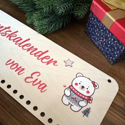 Personalisierter Holz-Adventskalender mit Eisbärin