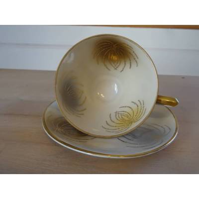 Mokkatasse mit besonderem Tellerchen. DRW Weissenstadt