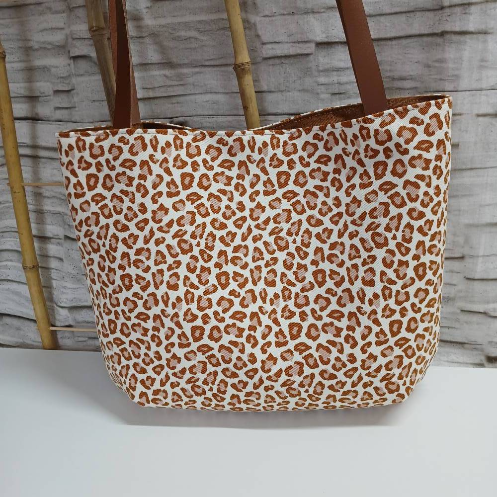 Shopper, Einkaufstasche, Shoppertasche Leomuster weiß braun mit Label