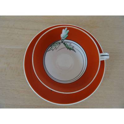 Besondere Mokkatasse mit Handbemalung. Weisswasser