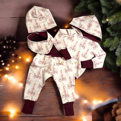 Babykleidung Set Weihnachtswichtel Mädchen Halstücher rosa Babyhose handmade Babymütze Pumphose Weihnachtswichtel