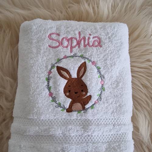 Handtuch Hase Häschen braun im Kreis mit Namen bestickt W509