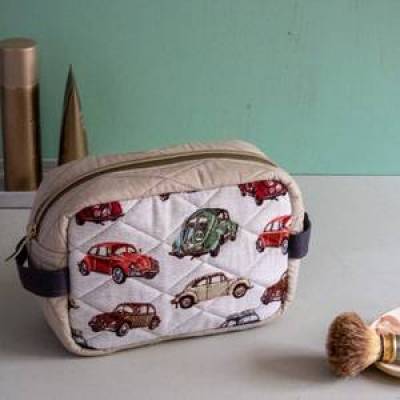 Kulturbeutel für Oldie-Fans handgemacht – Retro Waschtasche mit VW Käfer- Motiv als Geschenkidee