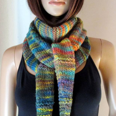 Schaltuch, Halstuch aus super weicher Wolle mit tollem Farbverlauf, Dreieckstuch, gestrickt