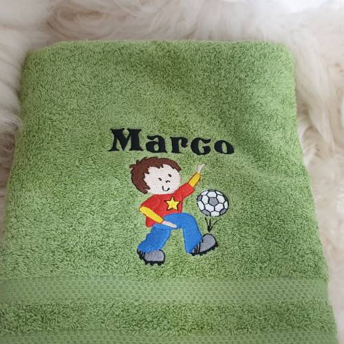 Handtuch Fußballer mit Stern mit Namen bestickt W559