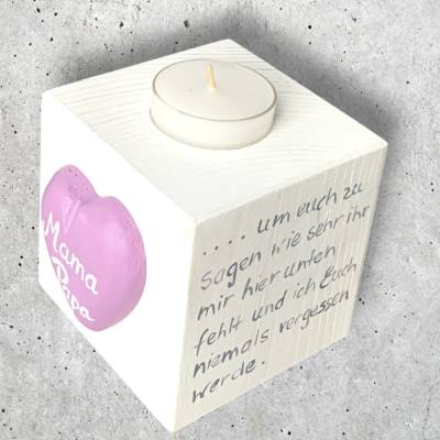 Individuell bemalter Kerzenwürfel als Trauerlicht zur Erinnerung an Eltern