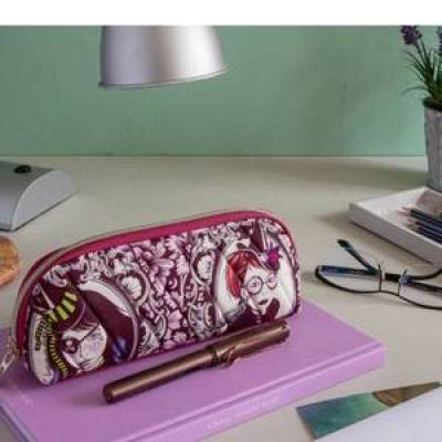 Handgemachtes Mäppchen mit Tula-Pink-Stoff – Stiftemäppchen & Kosmetiktasche – stabil, einzigartig, vielseitig