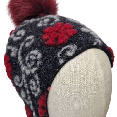 Bommel-Mütze aus Wollwalk mit Dreieckstuch