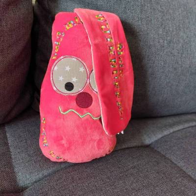 WUTKNUFFEL Rainbow Stickgarn in klein, Kinderkissen mit Namen, personalisierbar