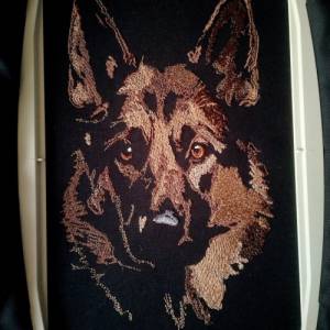 Maschinen Stickdatei - Schäferhund Konturen Lichteffekt Bild 5