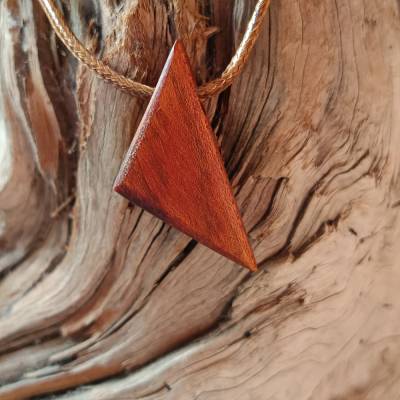 Handgefertigter Ringhalter-Anhänger aus Jatoba-Holz – Edler Holzschmuck für Ketten & Halsbänder bis 4mm