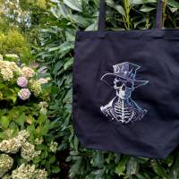 Maschinen Stickdatei - Skelett mit Hut Lichteffekt 12-14x18cm Bild 3