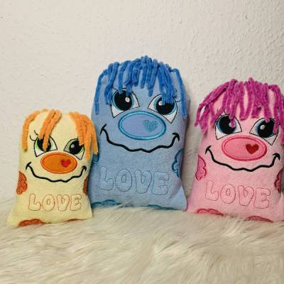 Stickdatei Schnobbel Monster Lovely mit 3D Schrift – In the Hoop Kuscheltier Set für Stickmaschine