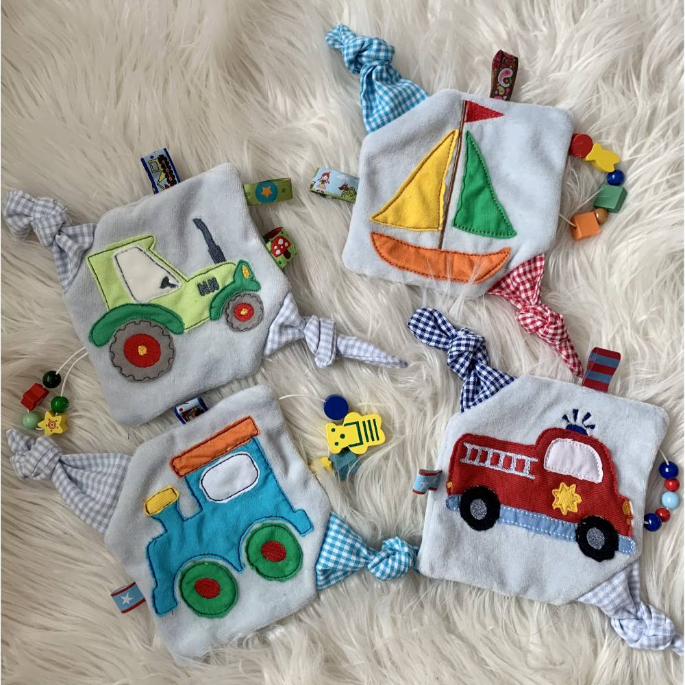 Stickdatei Doodle Fahrzeuge Set – Feuerwehr, Traktor, Eisenbahn, Boot Applikation für Schnullertuch & Knistertuch Bild 1