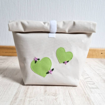 Große Lunchbag in Beige mit Applikationen und Stickerei 