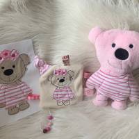 Stickdatei Doodle Teddy Bär Girl 3tlg. Set ITH 731 – Kuscheltier, Applikation & Schnullertuch In the Hoop Bild 2