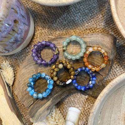 Edelstein-Ringe „Sérénité“ - Ringe aus Memory Wire mit Edelsteinen und hochwertigen Perlen