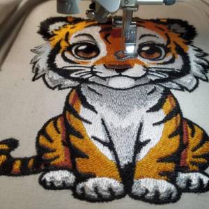 Maschinen Stickdatei - Tiger niedlich 15-16x26cm, 20x17cm Bild 2