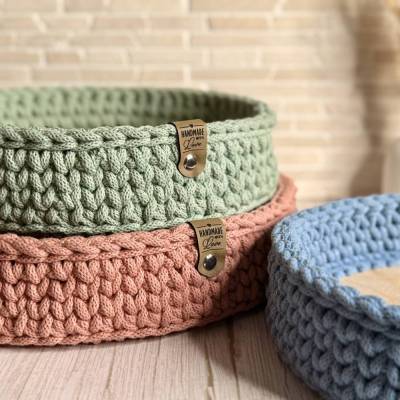 Häkelkorb 32 cm / Brotkorb gehäkelt / Korb mit Holzboden / Dekoratives Tablett / Deko Korb 