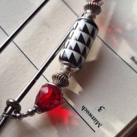 Tuchnadel Schachbrett mit funkelndem Kristall in Rot oder Apricot anthrazitfarbene Kiltnadel Schalnadel Farbwahl N10-G-3 Bild 5