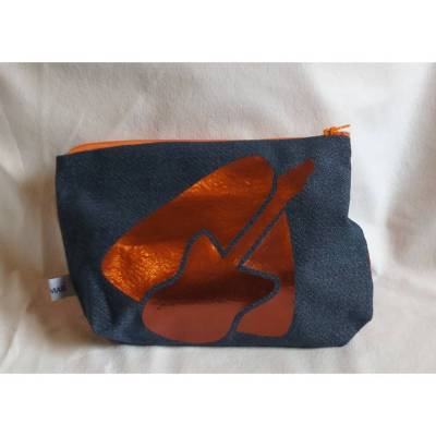Reissverschlusstasche mit E-Gitarrenmotiv