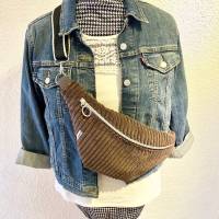 Crossbody-Bauchtasche - groß - aus Cord / Cordsamt – vielseitig tragbar,  größenverstellbar, handmade Bild 4