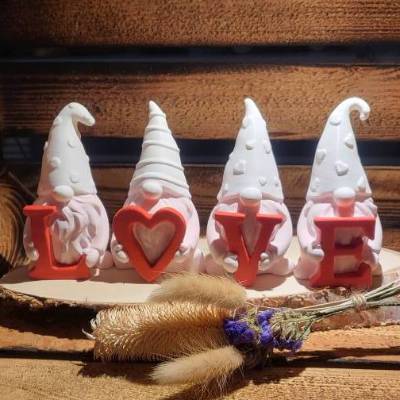 Geschenkidee Zum Valentinstag: Wichtel LOVE Vierer-Bande – Nachhaltige Valentinstagsdeko aus Bio-PLA, 3D gedruckt