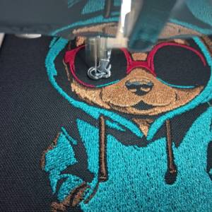 Maschinen Stickdatei - Welpe cool Color Lichteffekt 12-14*18cm Bild 2