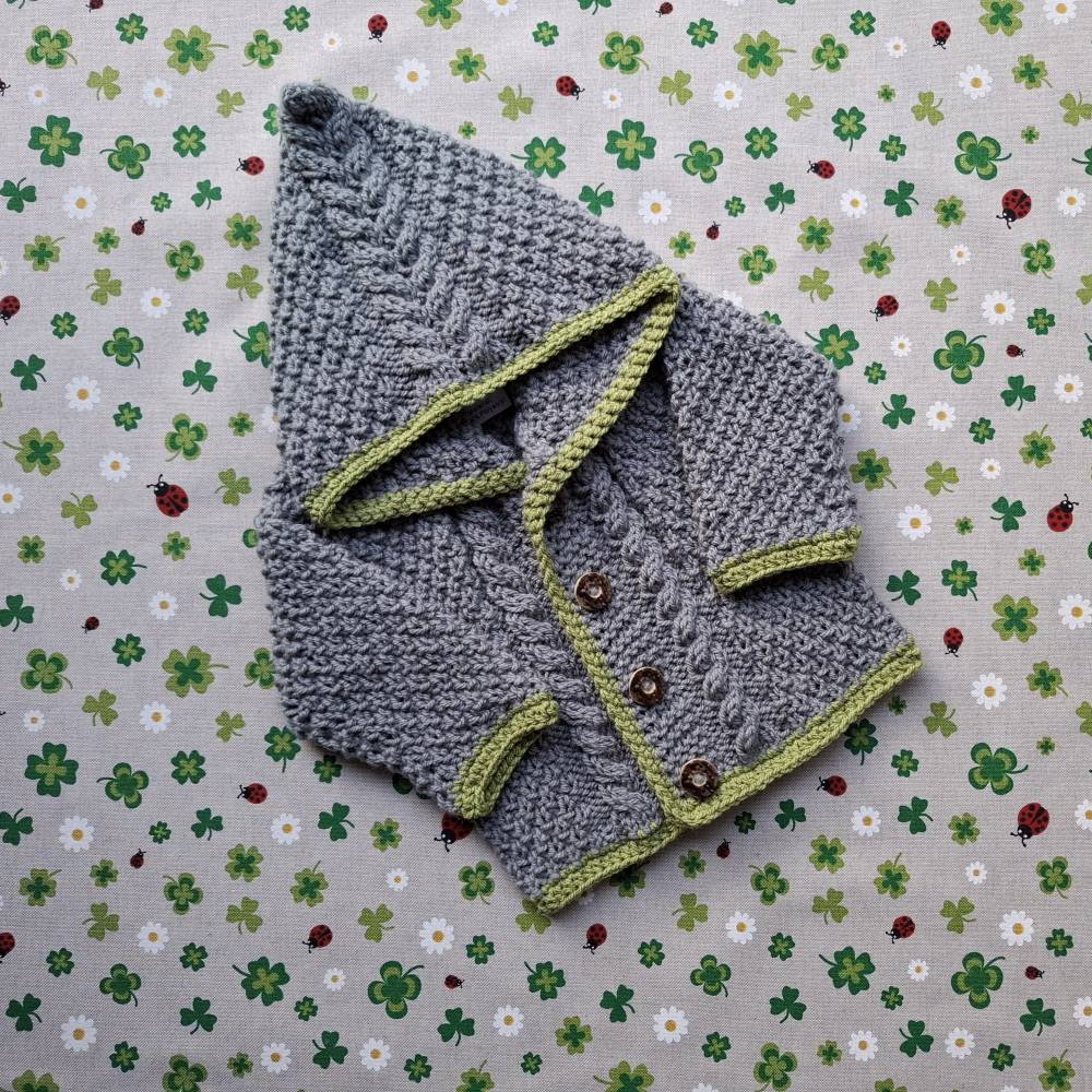 Strickjacke mit Kapuze Trachtenjacke grau grün Babyjacke