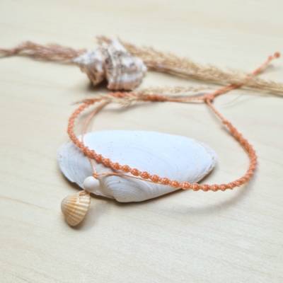 Lachsfarbenes Fußkettchen mit echter Muschel und Holzperle